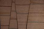 Grote rol beige tapijt | Vintage oude traploper