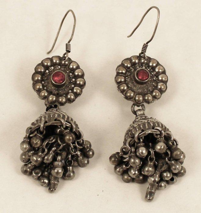 Oude Rajastaanse oorbellen - Zilver, Glas - India - eerste, Antiek en Kunst, Kunst | Niet-Westerse kunst