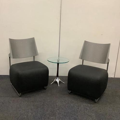 Complete set van 2 design stoelen + design tafel, Harri, Huis en Inrichting, Fauteuils, Gebruikt