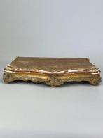 Decoratief ornament - Italië - Basis in hout gesneden