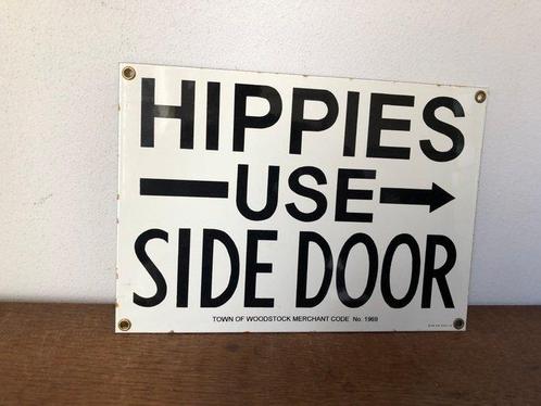 Ande Rooney. Hippies Use Side Door. 1996. Woodstock. -, Antiek en Kunst, Antiek | Wandborden en Tegels