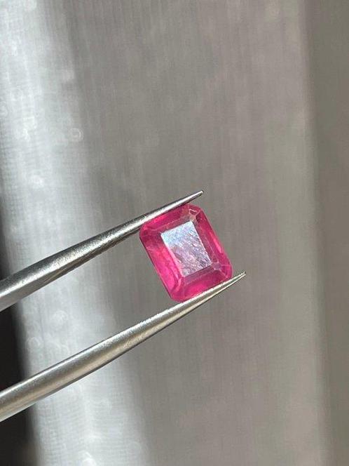 Robijn Echte parel! Transparante topkleur faceted Burma, Verzamelen, Mineralen en Fossielen
