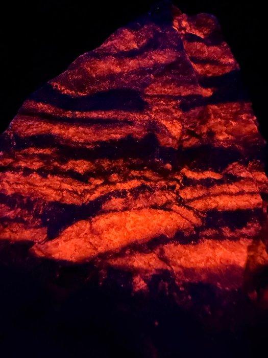 Prachtige, patroonachtige, heldere calciet en svabiet., Verzamelen, Mineralen en Fossielen