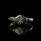 Laat-Romeins / Vroeg-Byzantijns Zilver Ring met Pax