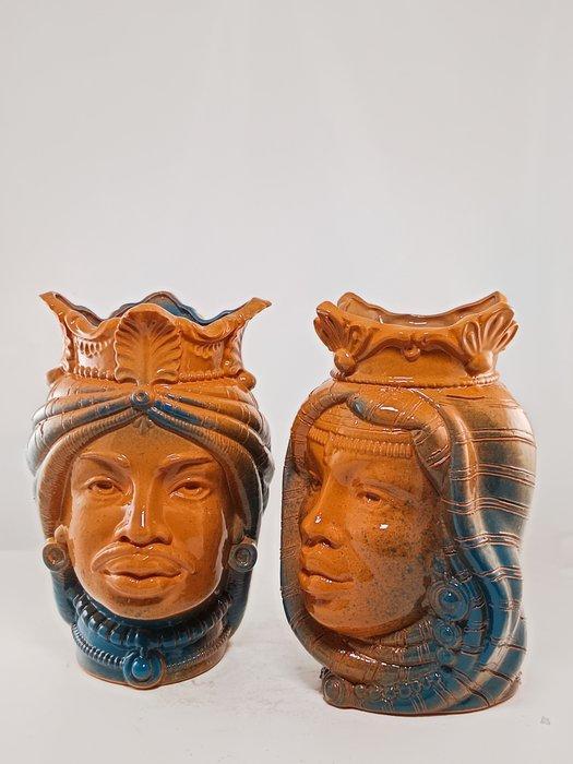 Vaas - Majolica - Twee vazen - Teste di Moro, Antiek en Kunst, Antiek | Glaswerk en Kristal