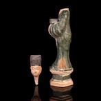 Oud-Chinees Terracotta figuur van een mannelijke bediende -, Antiek en Kunst