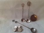 Lepel (8) - Drie Munten Lepels, Zilveren Manchet knopen van