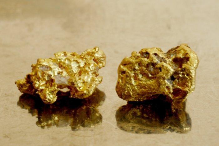 Goud Natif, parel uit Frans-Guyana of Suriname- 1.79 g - (2), Antiek en Kunst, Curiosa en Brocante