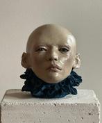 Aga Koncka - Head with a crest - Caramic Sculpture.