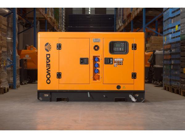 Veiling - Daewoo noodstroom-aggregaat 15KVA DAGFS-15, Articles professionnels, Machines & Construction | Générateurs