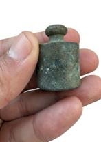 Curieus en oud Italiaans gewicht van 100 gram voor de