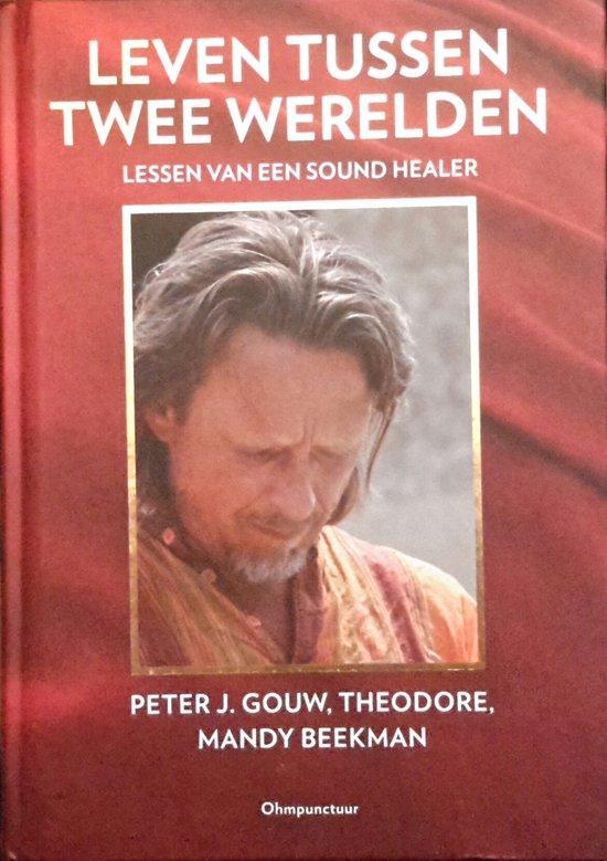 Leven tussen twee werelden 9789090353494 Mandy Beekman, Boeken, Overige Boeken, Gelezen, Verzenden