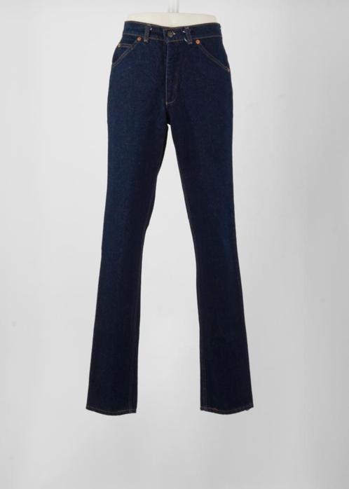 Vintage Levis Jeans in size 23/31, Kleding | Dames, Spijkerbroeken en Jeans, Ophalen of Verzenden