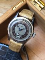 Piaget - vintage- 1950s wine & beige dial - two tone - steel, Handtassen en Accessoires, Horloges | Heren, Nieuw