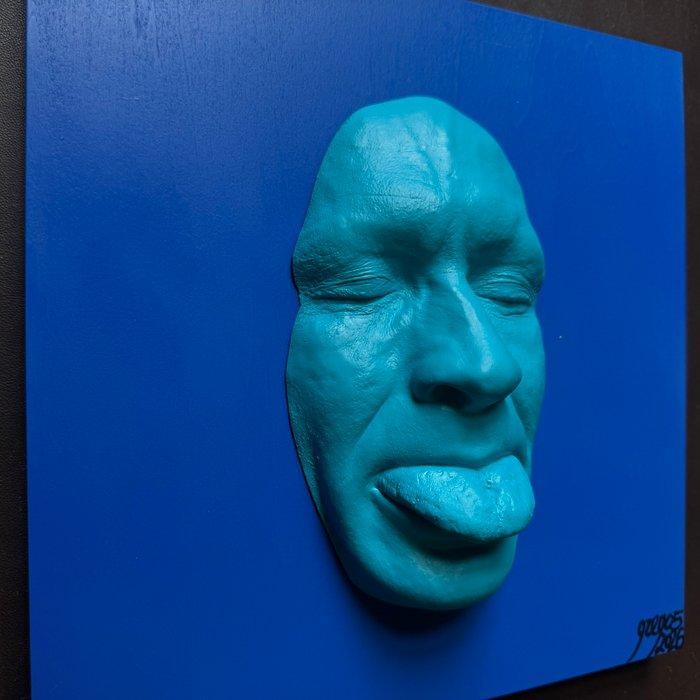 gregos - Blue light mockery on blue background, Antiquités & Art, Art | Objets design