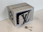 Rob VanMore - Louis Vuitton Vault, Antiek en Kunst
