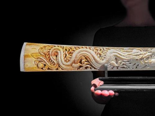 GEEN MINIMUMVERKOOPPRIJS - Extra grote zwaardvis op een, Antiek en Kunst, Kunst | Designobjecten