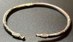 Viking periode Brons Zoomorfe armband met slangenkoppen, Antiek en Kunst