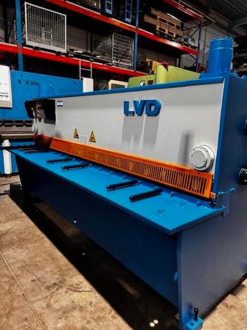PLAATSCHAAR LVD 3000 X 4 beschikbaar voor biedingen