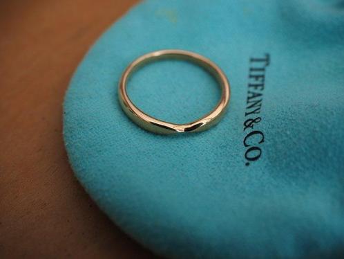 Tiffany & Co. - Trouwring - 18 karaat Roségoud, Handtassen en Accessoires, Antieke sieraden