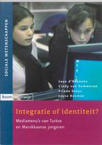 Integratie Of Identiteit? 9789085060437 Leen DHaenens, Verzenden, Zo goed als nieuw, Leen D'Haenens