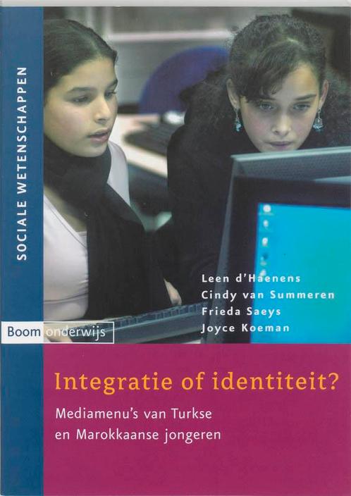 Integratie Of Identiteit? 9789085060437 Leen DHaenens, Boeken, Economie, Management en Marketing, Zo goed als nieuw, Verzenden