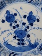 Qing Dynasty (1644-1911) - Bord - Bird and Insects above, Antiek en Kunst