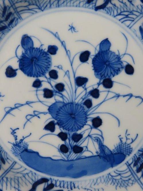 Qing Dynasty (1644-1911) - Bord - Bird and Insects above, Antiek en Kunst, Antiek | Overige Antiek