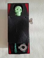 Yone - Coffin Bank - Jouet en étain à remontoir - 1960-1969