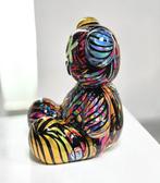 Patryk Konrad - Vibrant Pop-Art Designer Bear Sculpture –, Antiek en Kunst