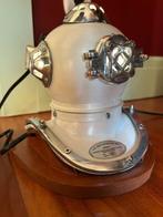 Duikhelm - UNIQUE DIVING HELMET AND LAMP - Staal, Emaille,