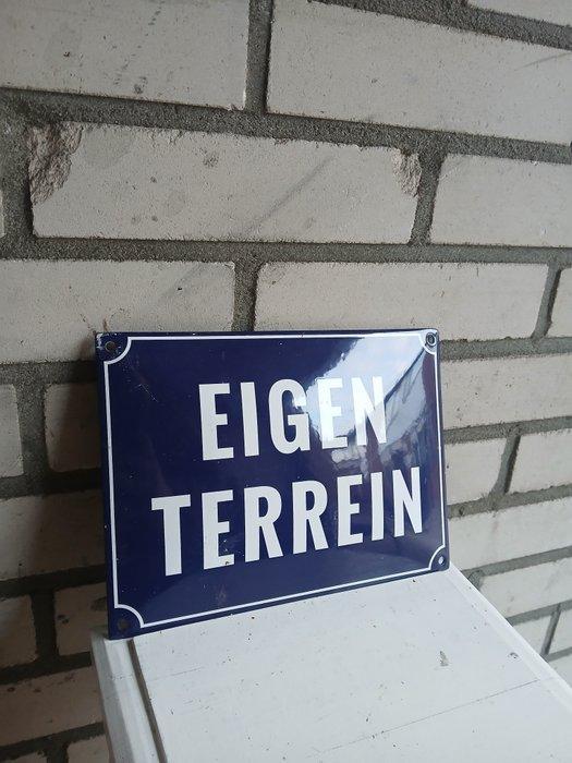Emaille reclamebord - Emaille bord – “Eigen Terrein” –, Antiek en Kunst, Antiek | Wandborden en Tegels