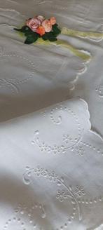 Ensemble complet de draps et taies doreiller du coffre de