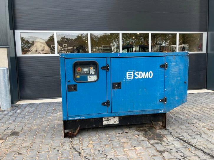 Veiling: Generator SDMO J44K Diesel 44kVA 2010, Zakelijke goederen, Machines en Bouw | Aggregaten, Ophalen