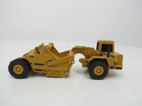 Schaal S Norscot 55708 Caterpillar 613 C Scraper #827, Hobby en Vrije tijd, Modelauto's | Overige schalen, Overige typen, Gebruikt