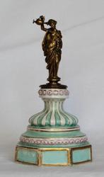 Meissen - sculptuur, Venere / Ninfa - 22.5 cm - Verguld, Antiquités & Art, Antiquités | Céramique & Poterie