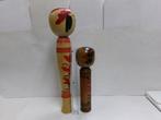 Hout - Twee grote Japanse kokeshi-poppen, waarvan er één is, Antiek en Kunst