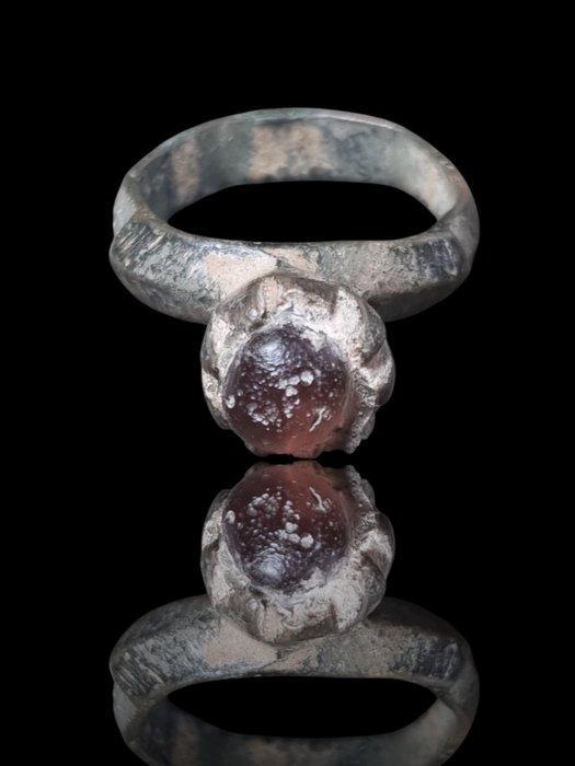 Middeleeuwen, kruisvaardersperiode Bronze Rare Red High, Antiek en Kunst, Antiek | Overige Antiek