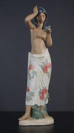 Nao by Lladró - Figuur - Hawaiian Girl - Porselein, Antiek en Kunst