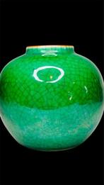 Vaas en porselein met een craquelé glazuur in het groen -, Antiek en Kunst