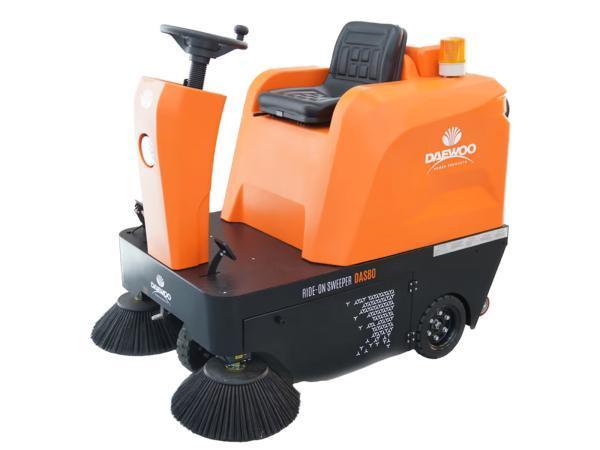 Veiling - Daewoo veegmachine elektrisch 1250mm DAS80, Tuin en Terras, Veegmachines, Nieuw