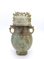 Vaas met deksel - Jade, Jade (niet getest) - China - Qing, Antiek en Kunst