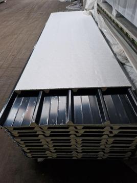 Dakpanelen met 1cm isolatie, gegarandeerd 100% condensvrij!