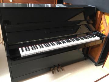 Pianos à petit prix avec garantie chez  Pianos Michiels disponible aux enchères