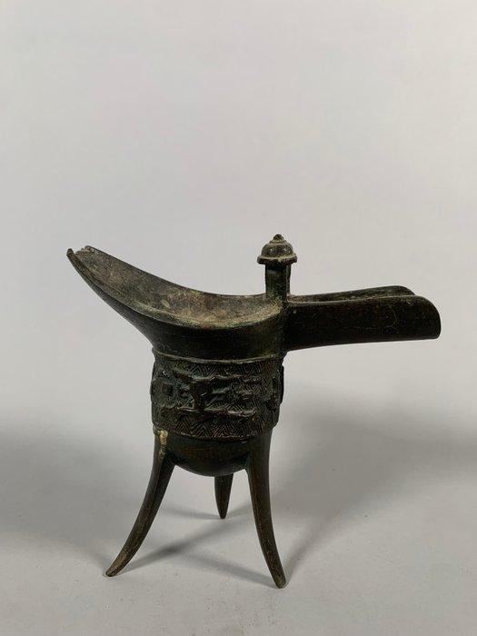 Oud-Chinees, Ming-dynastie Brons Driepoten coupe Jue - 18, Verzamelen, Mineralen en Fossielen