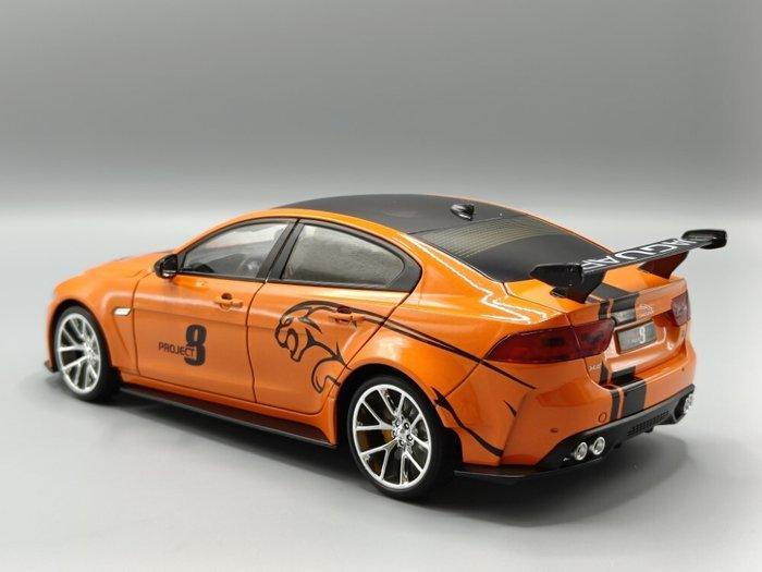 Diecast 1:18 - Modelauto - Jaguar XE SV Project 8 - met, Hobby & Loisirs créatifs, Voitures miniatures | 1:5 à 1:12