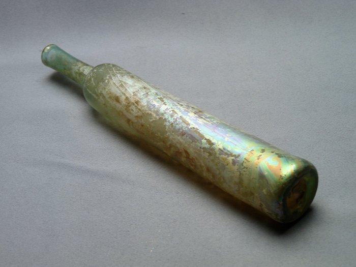 Fles - Groen glas met schitterende irisatie - 17de eeuw - 23, Antiquités & Art, Antiquités | Verre & Cristal