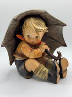 Goebel - Beeldje - Set of 2 M.I. Hummel Umbrella Boy &