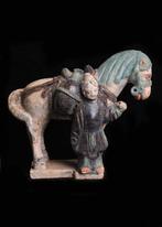 Oud-Chinees Terracotta Geglazuurd beeldje begeleid door