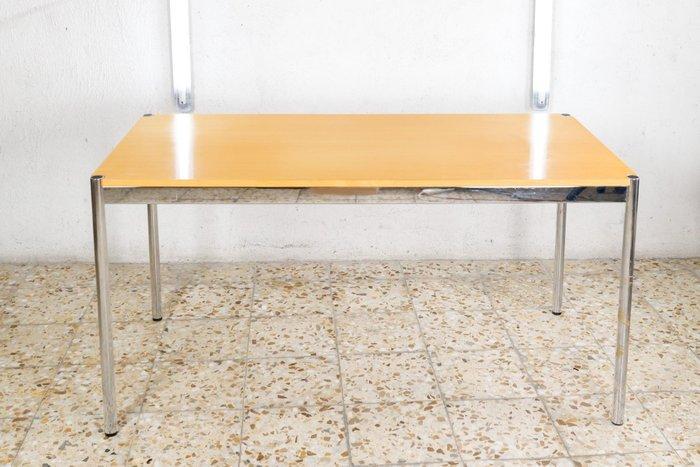 USM Haller - Tafel - Staal, Hout - 150 x 75 cm, Antiek en Kunst, Antiek | Meubels | Stoelen en Sofa's